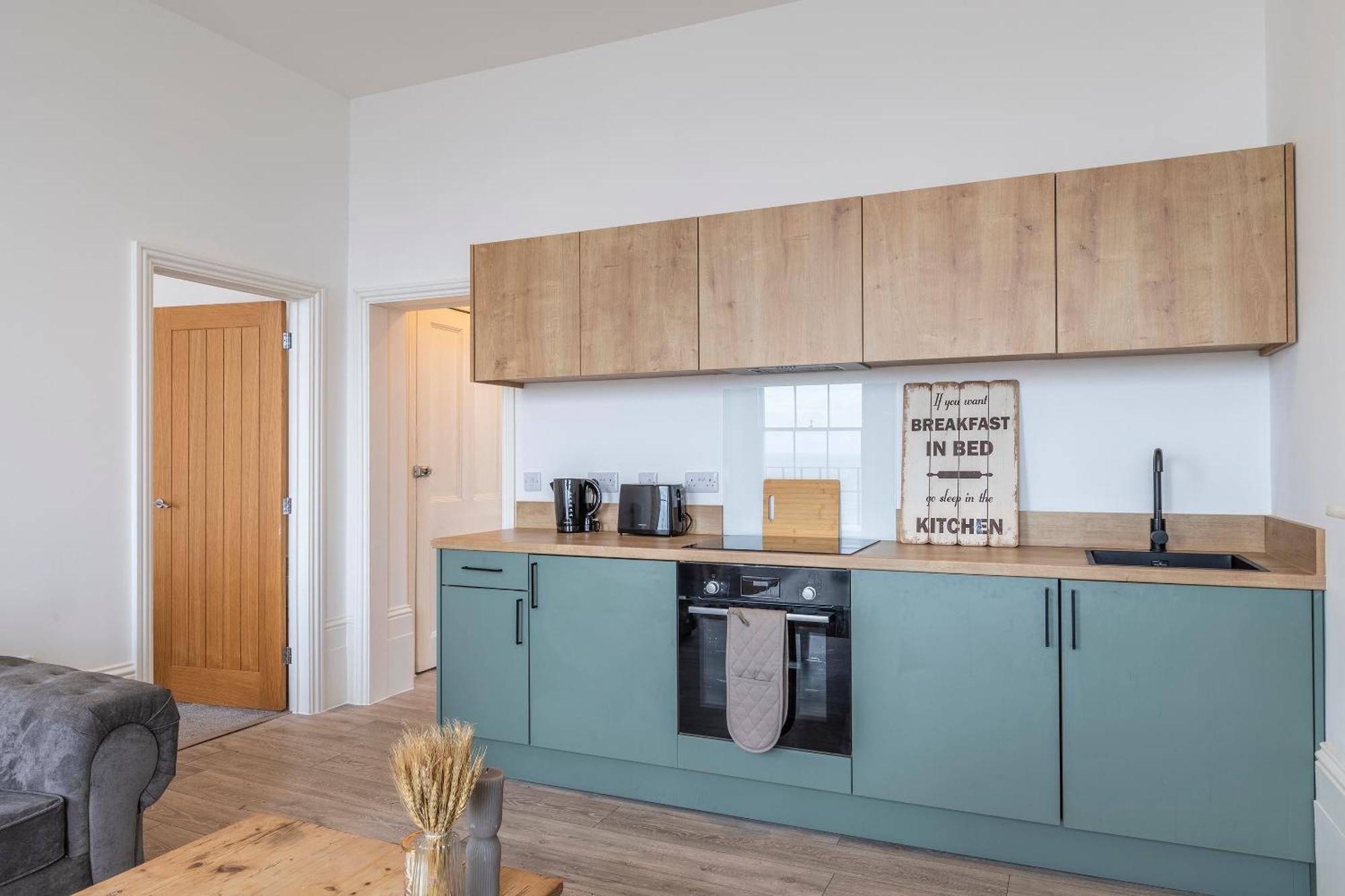 Seaside Serenity: Stylish Sea View Apartments In Herne Bay Exterior photo
