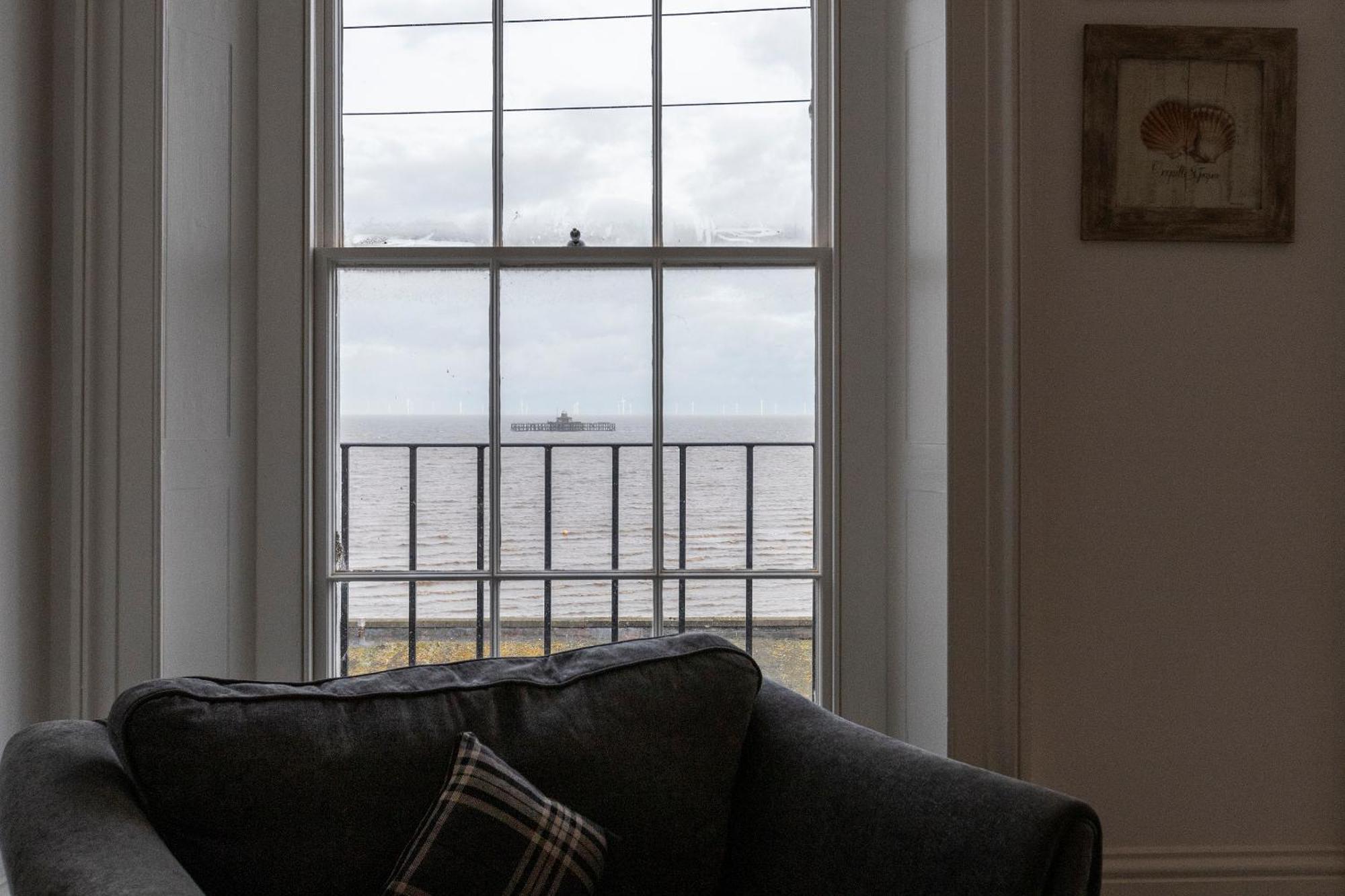 Seaside Serenity: Stylish Sea View Apartments In Herne Bay Exterior photo