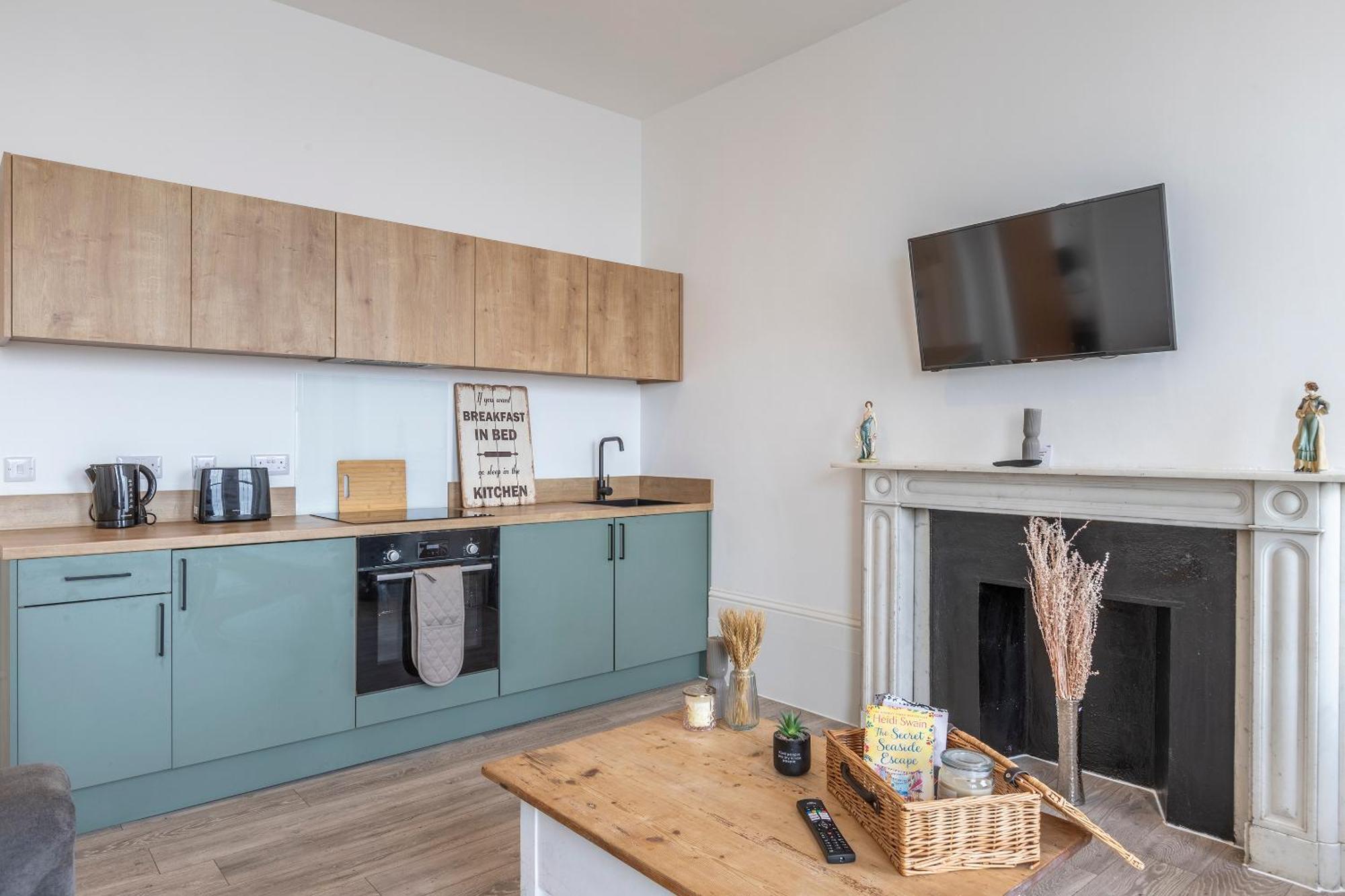 Seaside Serenity: Stylish Sea View Apartments In Herne Bay Exterior photo