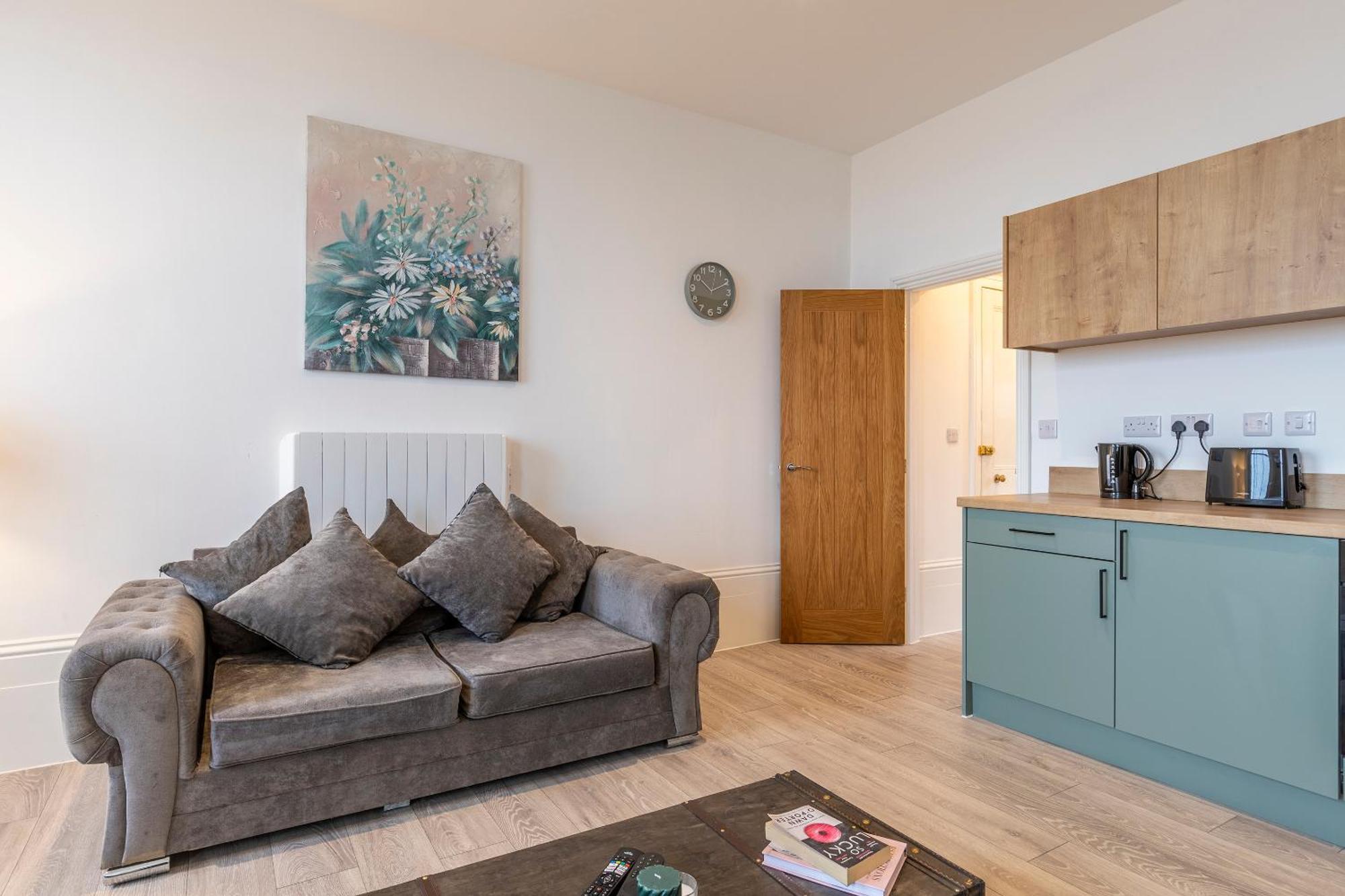 Seaside Serenity: Stylish Sea View Apartments In Herne Bay Exterior photo