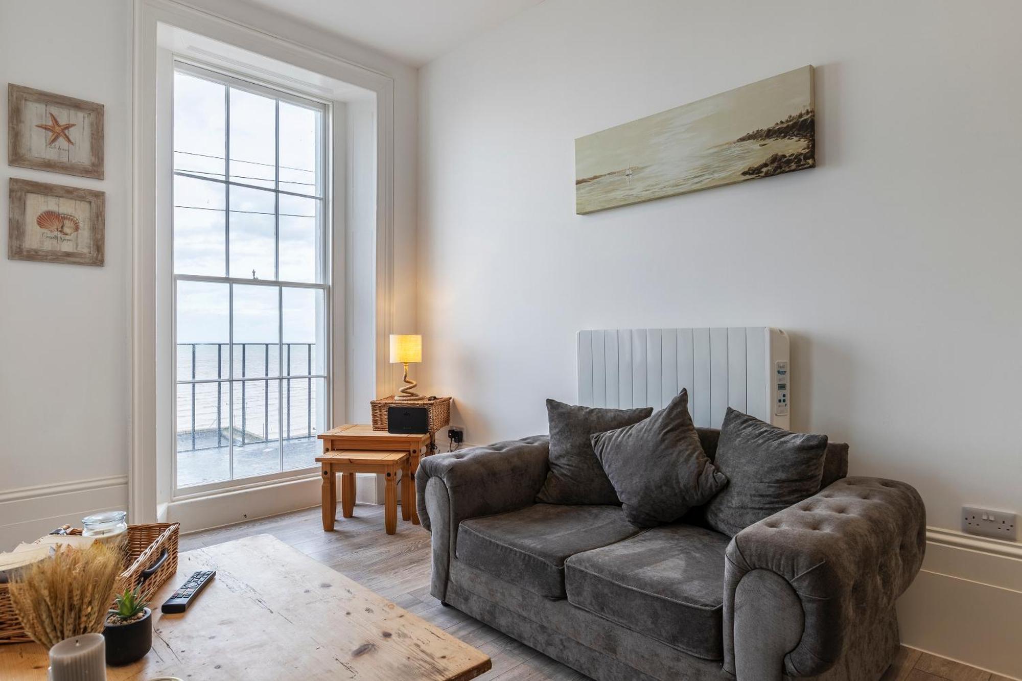 Seaside Serenity: Stylish Sea View Apartments In Herne Bay Exterior photo